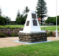 Dunwich War Memorial - Holiday Cairns
