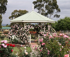 Morwell Centenary Rose Garden - Holiday Cairns 0