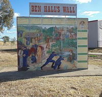 Ben Halls Wall - Holiday Cairns