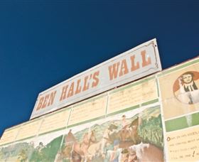 Ben Hall Wall - Holiday Cairns 0