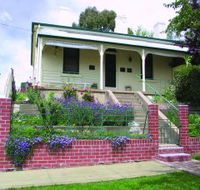 Chifley Home and Education Centre - Holiday Cairns