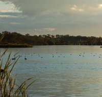 Lake Inverell Reserve - Holiday Cairns