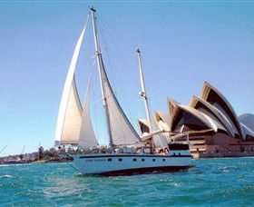 A Luxury Yacht On Sydney Harbour - Holiday Cairns 1