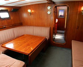 A Luxury Yacht On Sydney Harbour - Holiday Cairns 2