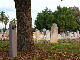 Beliefs Attitudes And Customs Interpretive Trail - West Terrace Cemetery - Holiday Cairns 1