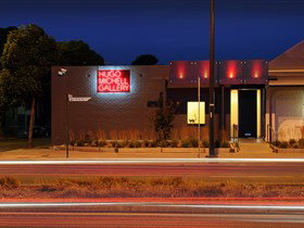Hugo Michell Gallery - Holiday Cairns 0