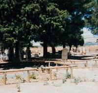Saint Ann's Anglican Cemetery - Holiday Cairns