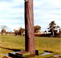 The Flood Memorial or The Stump - Holiday Cairns