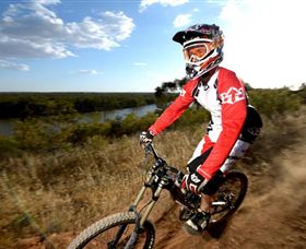 Narrandera Bike And Hike Track - Holiday Cairns 3