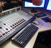 Peak Hill FM Community Radio Station - Holiday Cairns