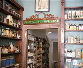 Dow's Pharmacy - Holiday Cairns 2