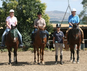 Forest Park Riding And Equitation School - Holiday Cairns 0