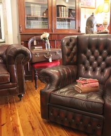 Peachtree Antiques - Holiday Cairns 6