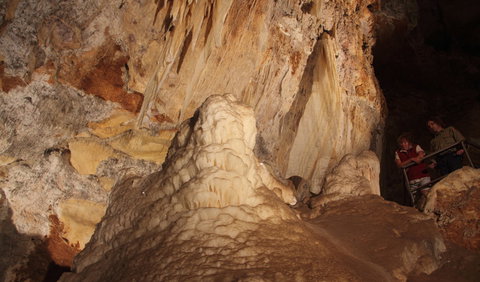 Wollondilly Cave - Holiday Cairns 2