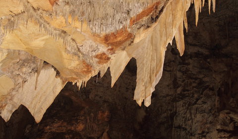 Wollondilly Cave - Holiday Cairns 3