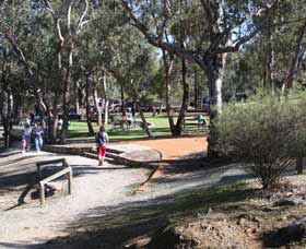 Syd's Rapids And Aboriginal Heritage Trail, Avon Valley - Holiday Cairns 3