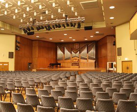 Wollongong Town Hall - Holiday Cairns 0