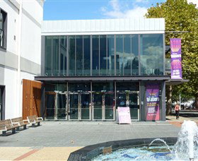 Wollongong Town Hall - Holiday Cairns 1
