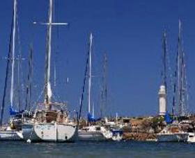 Wollongong And Harbour Lighthouse - Holiday Cairns 0
