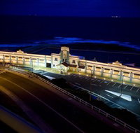 Newcastle Ocean Baths - Holiday Cairns
