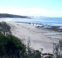 Monument Beach picnic area - Holiday Cairns