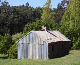 Oak Grove Walk, Balingup - Holiday Cairns 1