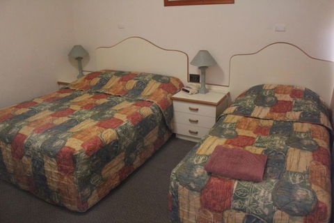 Golfview Motor Inn - Holiday Cairns 0