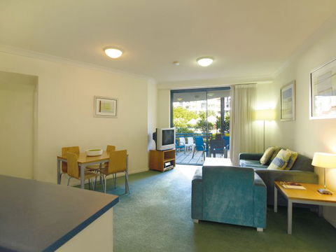 Oaks Calypso Plaza - Holiday Cairns 3