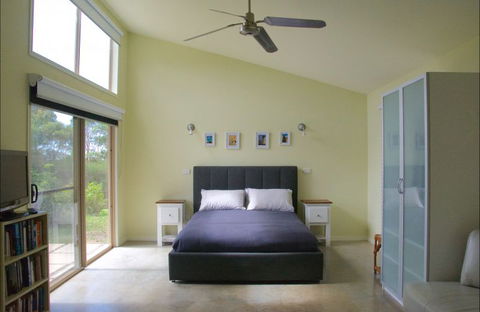 Tilba Coastal Retreat - Holiday Cairns 0
