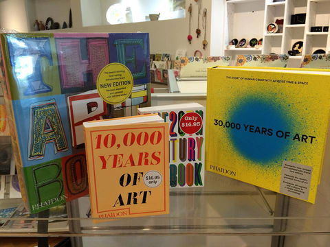 Tamworth Regional Gallery - Holiday Cairns 2