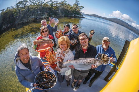 Fresh From The Ocean: Tasmanian Seafood Gourmet Full-Day Cruise Including Lunch - Holiday Cairns 12