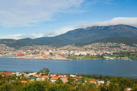 Hobart Shore Excursion: Scenic Highlights Tour - Holiday Cairns 0