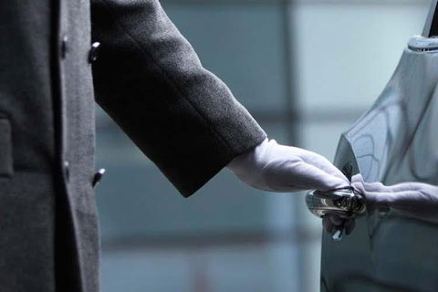 Adelaide Airport Private Chauffeured Transfer - Holiday Cairns 1