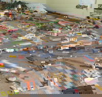 Heywood Model Trains - Holiday Cairns