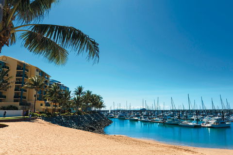 Mackay Harbour Beach - Holiday Cairns 1