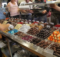 Poppy's Chocolate - Holiday Cairns