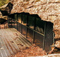 Red Hands Cave Walking Track - Blue Mountains National Park - Holiday Cairns