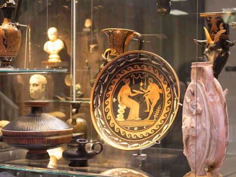 ANU Classics Museum - Holiday Cairns 1