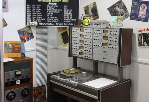 Australian Country Music Hall Of Fame - Holiday Cairns 2