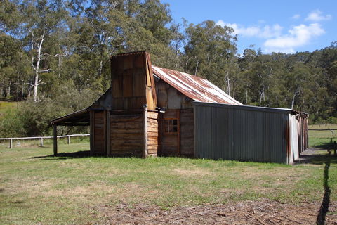 Fry's Hut - Holiday Cairns 0
