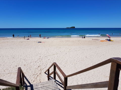 Mudjimba Beach - Holiday Cairns 0
