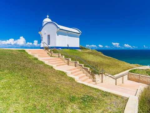 Tacking Point Lighthouse - Holiday Cairns 0