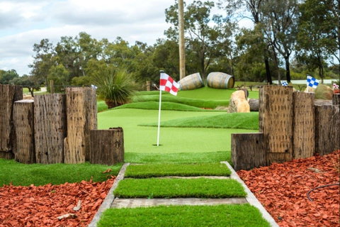 Vines Mini Golf - Holiday Cairns 0