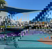 Lucindale - Holiday Cairns