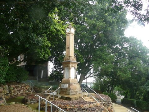 Ithaca War Memorial And Park - Holiday Cairns 0