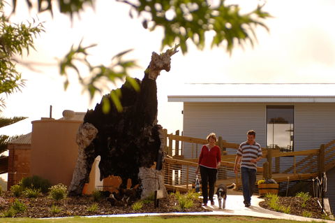 Newman's Horseradish Farm And Rusticana Wines - Holiday Cairns 1