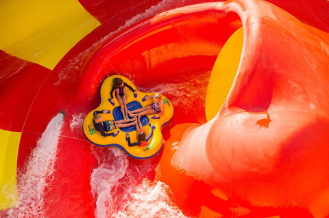 Raging Waters Sydney - Holiday Cairns 0