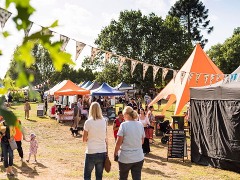Warragul Farmers Market - Holiday Cairns 0