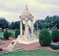 Weeping Mother Memorial - Holiday Cairns