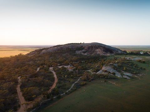 Mount Wudinna - Holiday Cairns 0